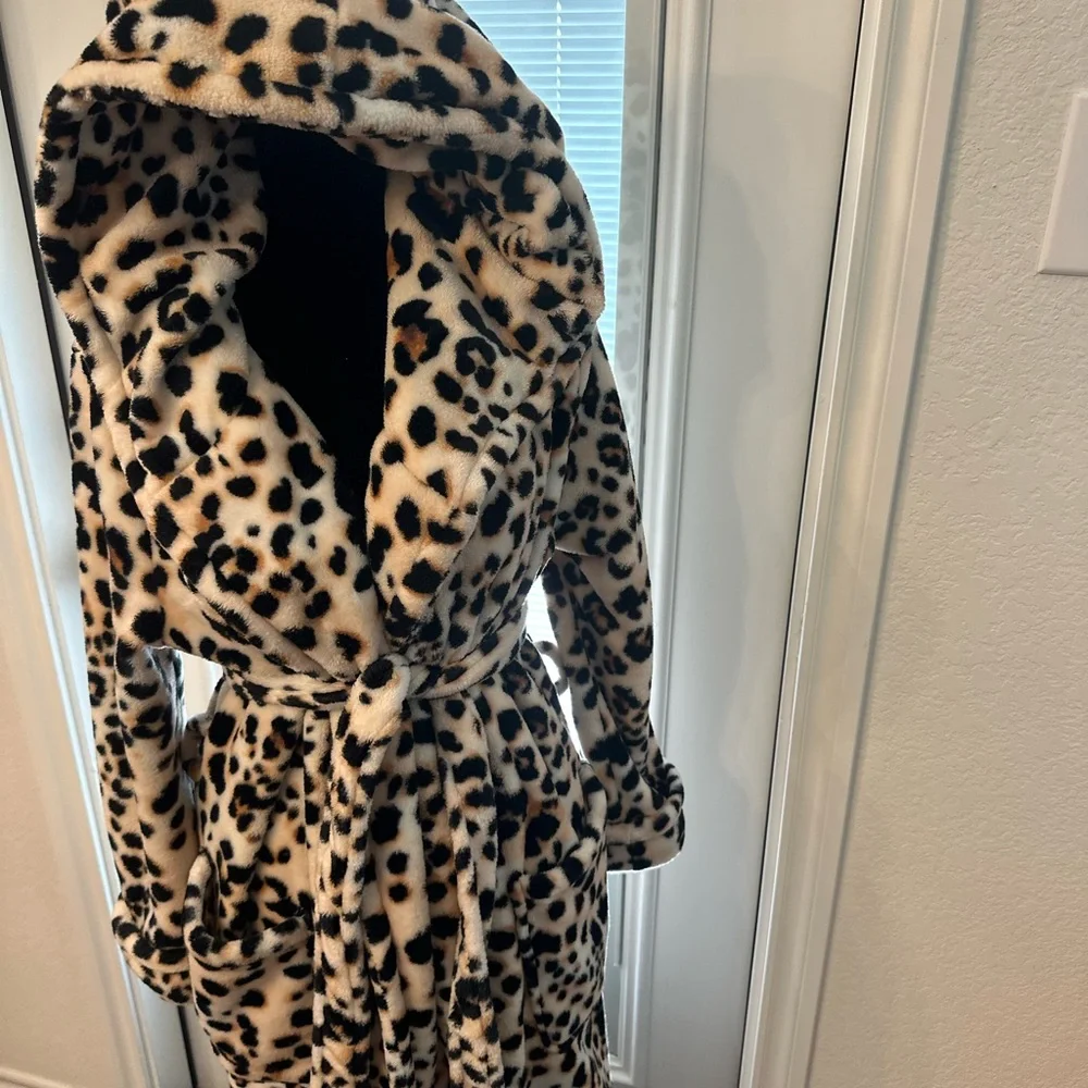 Betsey Johnson Animal Print Faux Fur Robe - Picture 3 of 4